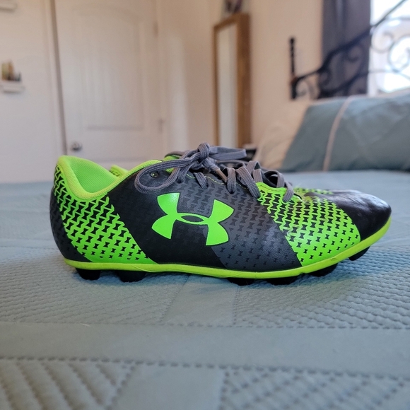🔥5 FLR $25🔥UNDER ARMOUR UA CF Force HG JR Soccer Cleats Youth - Picture 1 of 9